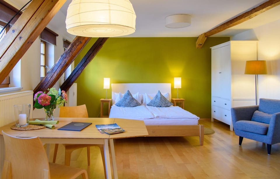 Bed, Photo of the whole room