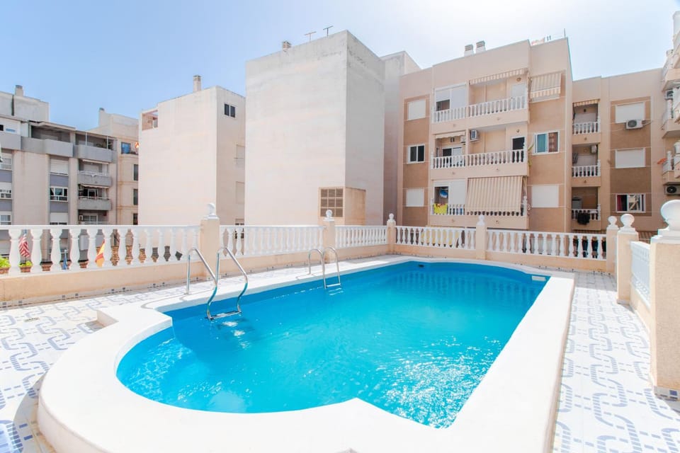 Swimming pool, Swimming pool