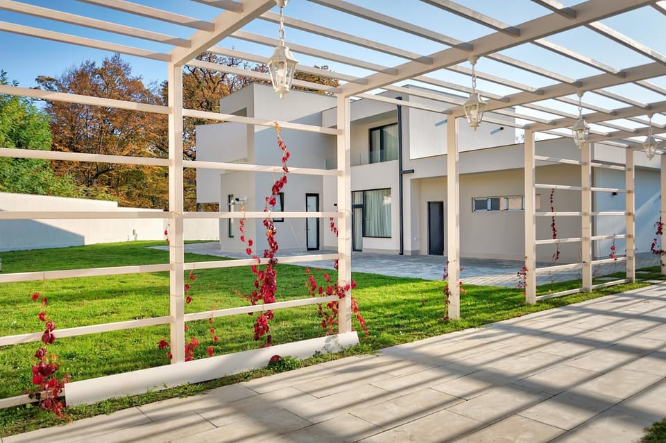 Property building, Garden