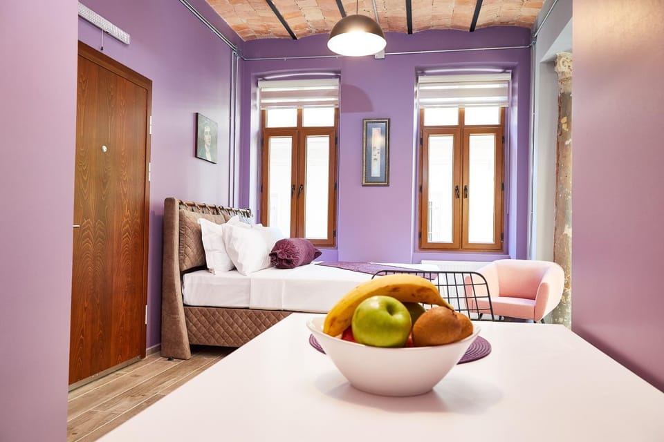 Seating area, Food