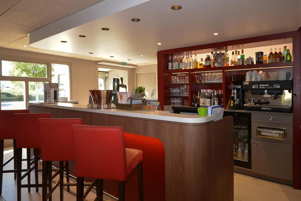 Lounge or bar, Drinks