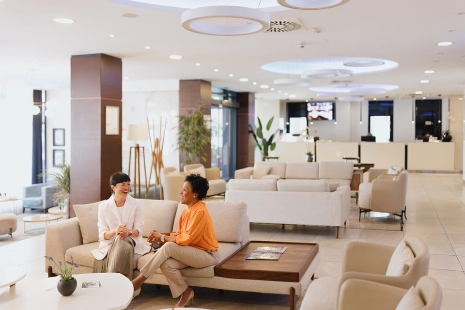 Restaurant/places to eat, Lobby or reception