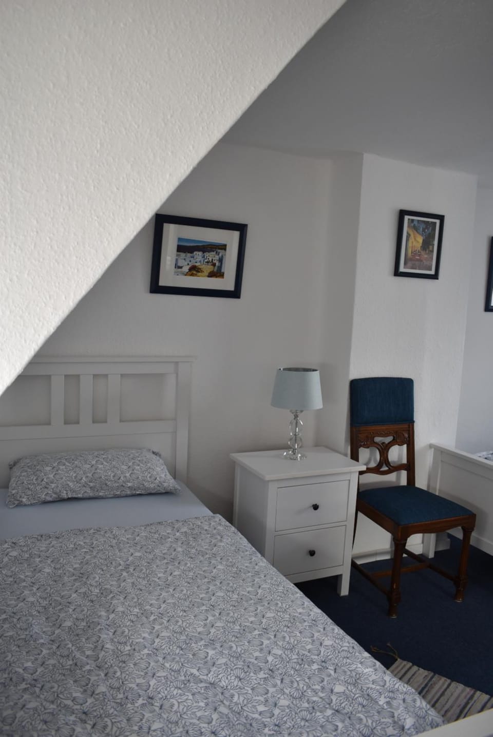 Bed, Photo of the whole room, Decorative detail, Bedroom