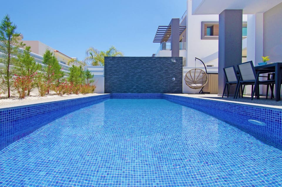 Property building, Swimming pool