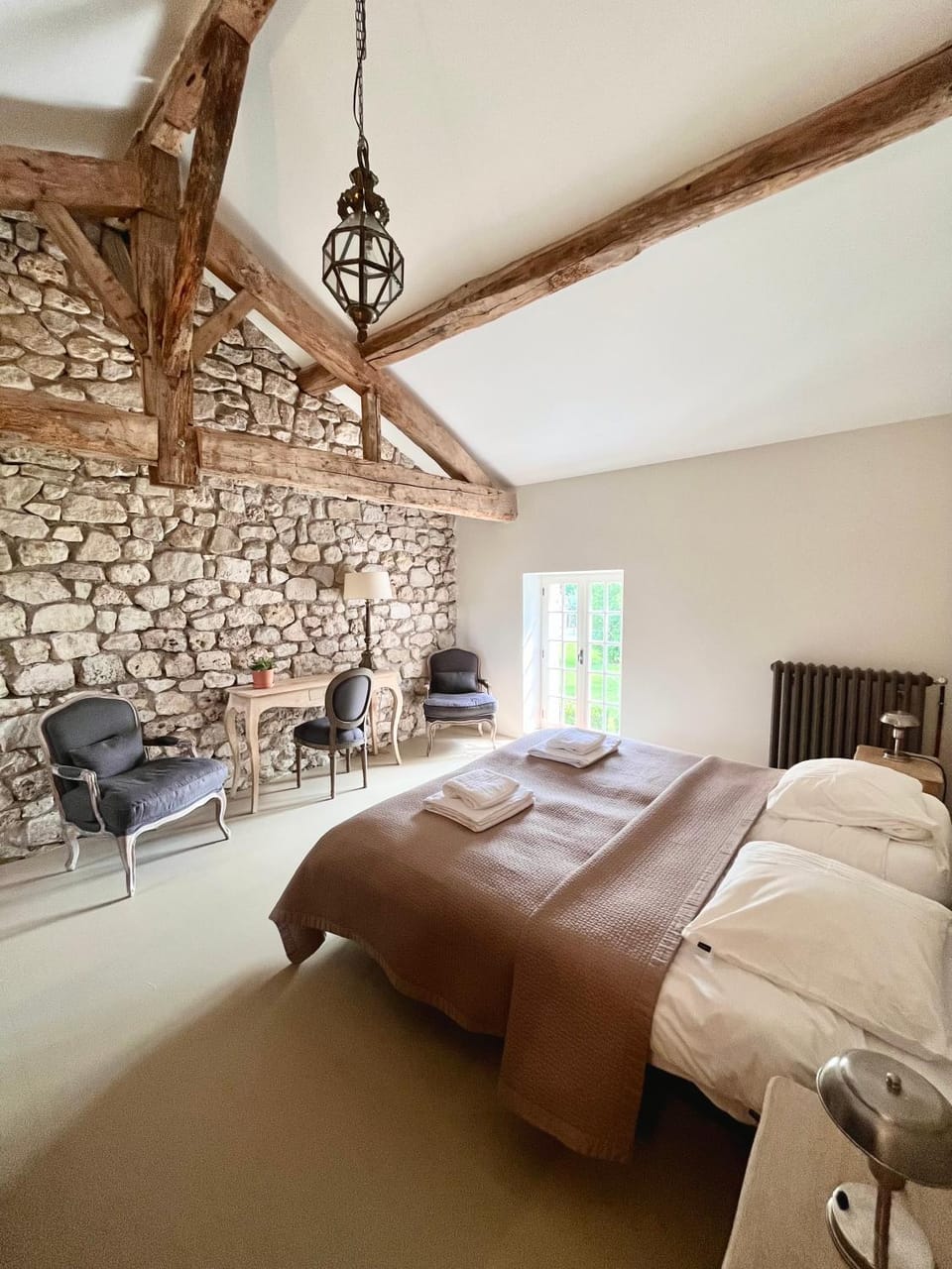 Exclusive guest wing of 14th-century manor with pool & panoramic views House in Nouvelle-Aquitaine