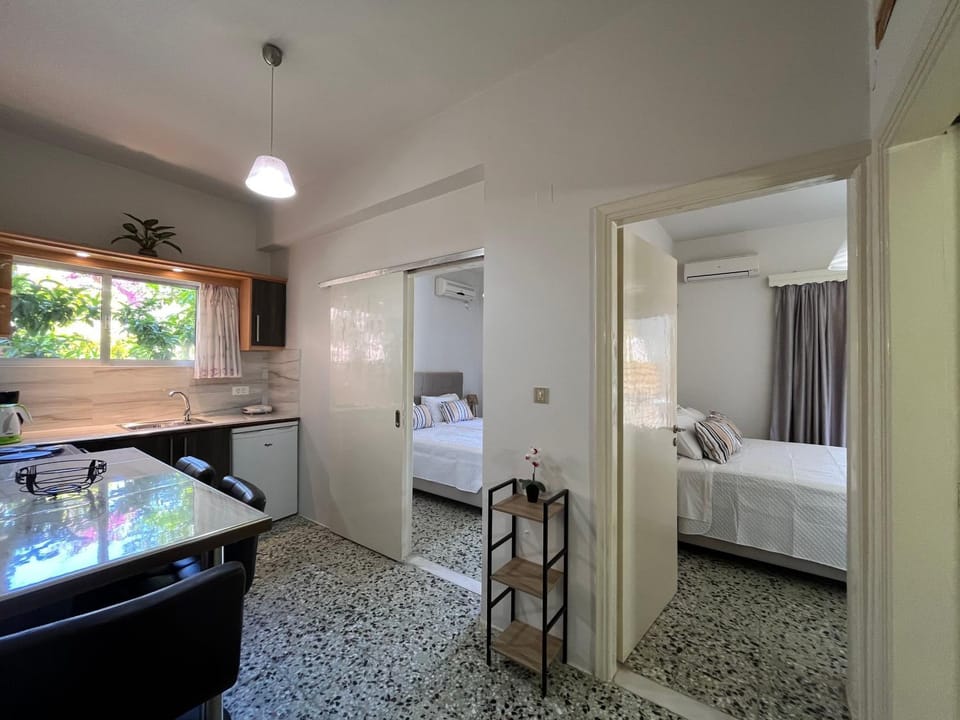 Kitchen or kitchenette, Photo of the whole room