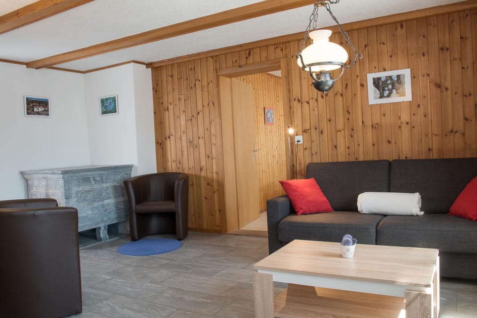 Casa Curgnun 21 Collenberg - Ferienwohnung 61m2 für max. 4 Pers. Apartment in Canton of Grisons