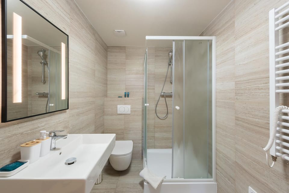 Shower, Toilet, Bathroom