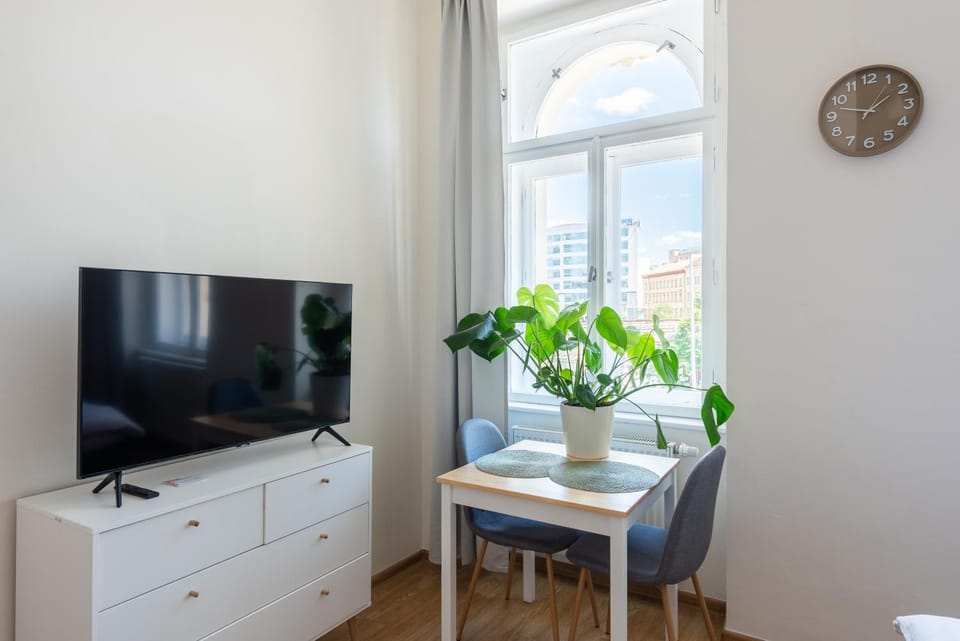 TV and multimedia, Dining area, Evening entertainment