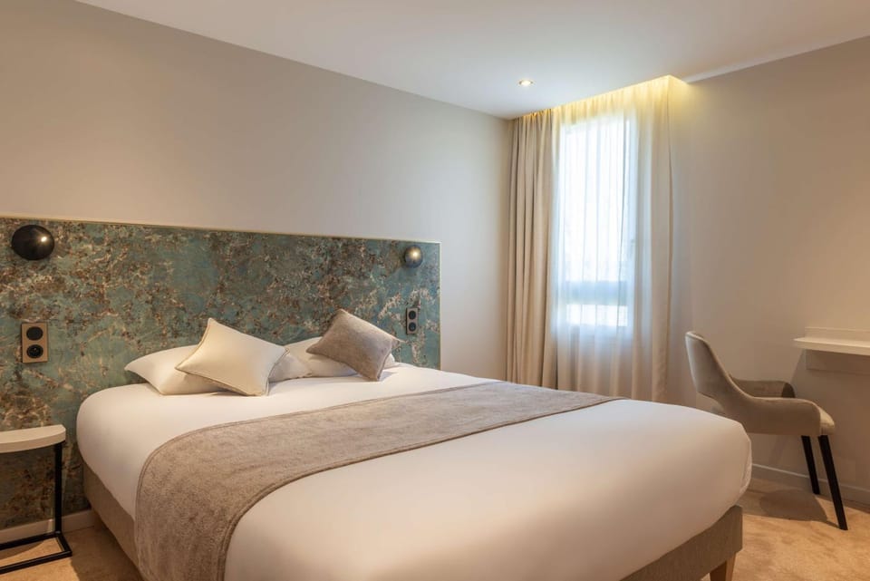 Photo of the whole room, On site