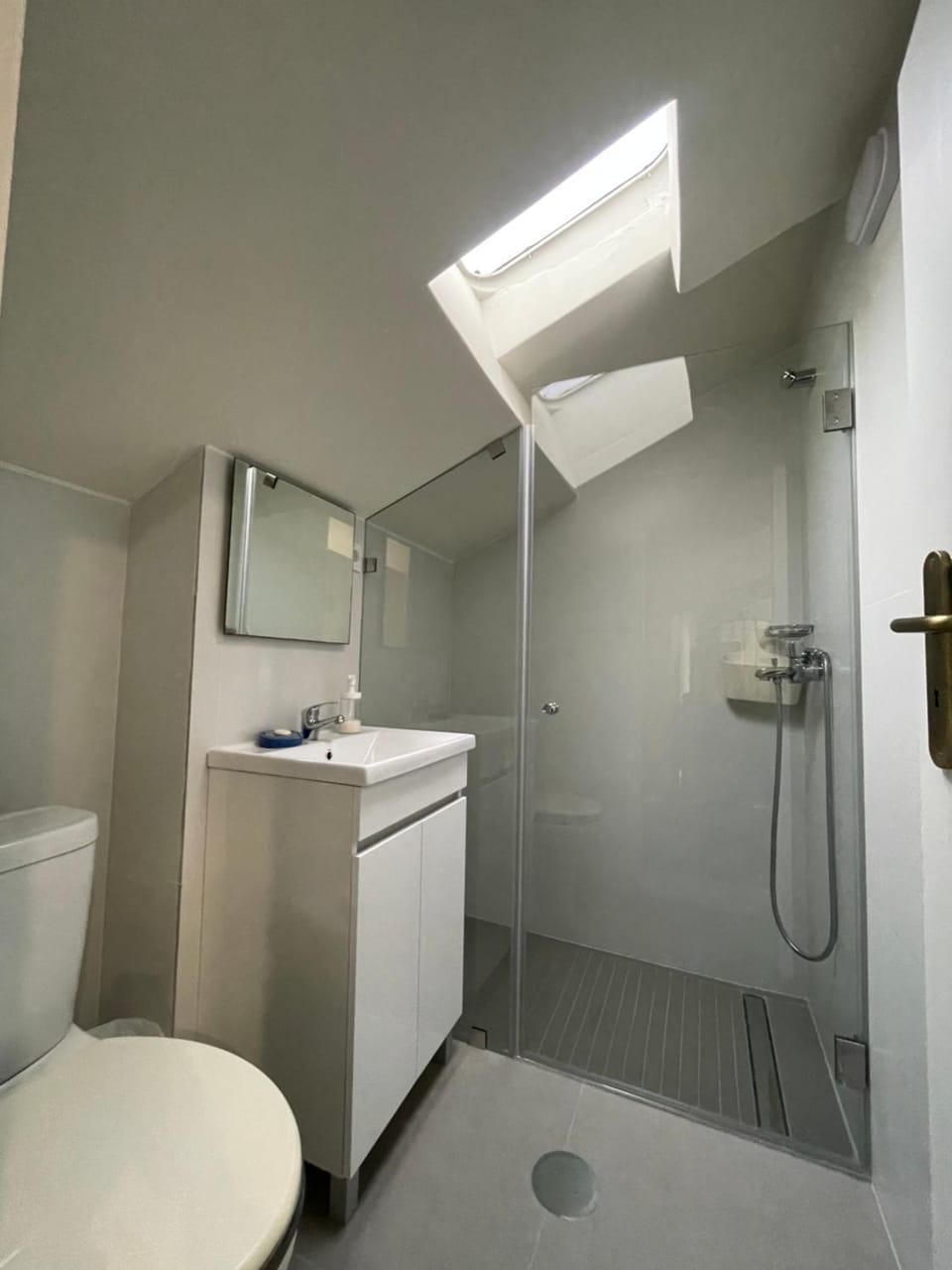 Photo of the whole room, Public Bath