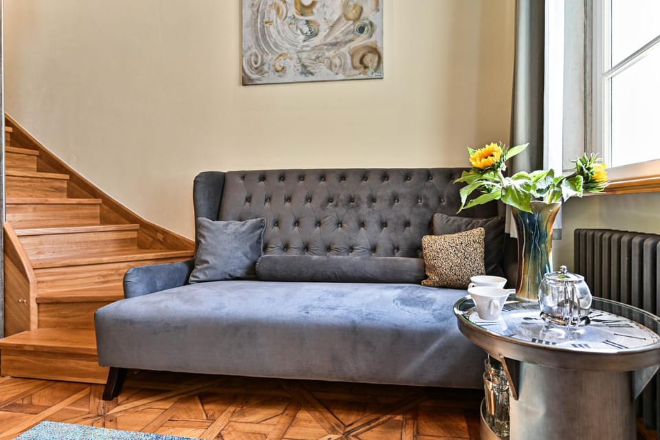 Seating area