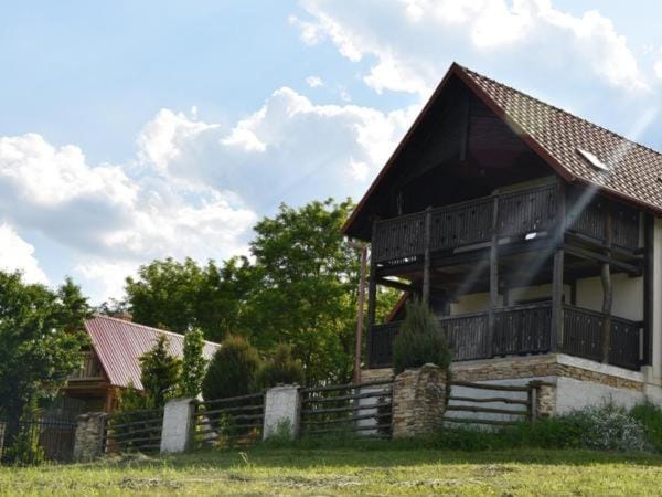 Property building, Spring, Day, Garden view
