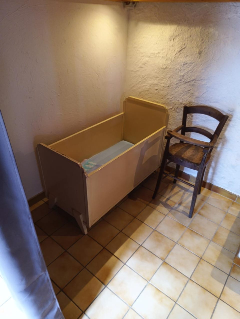 cot