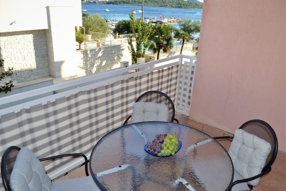 Apartment Osman Apartment in Šibenik-Knin County, Croatia