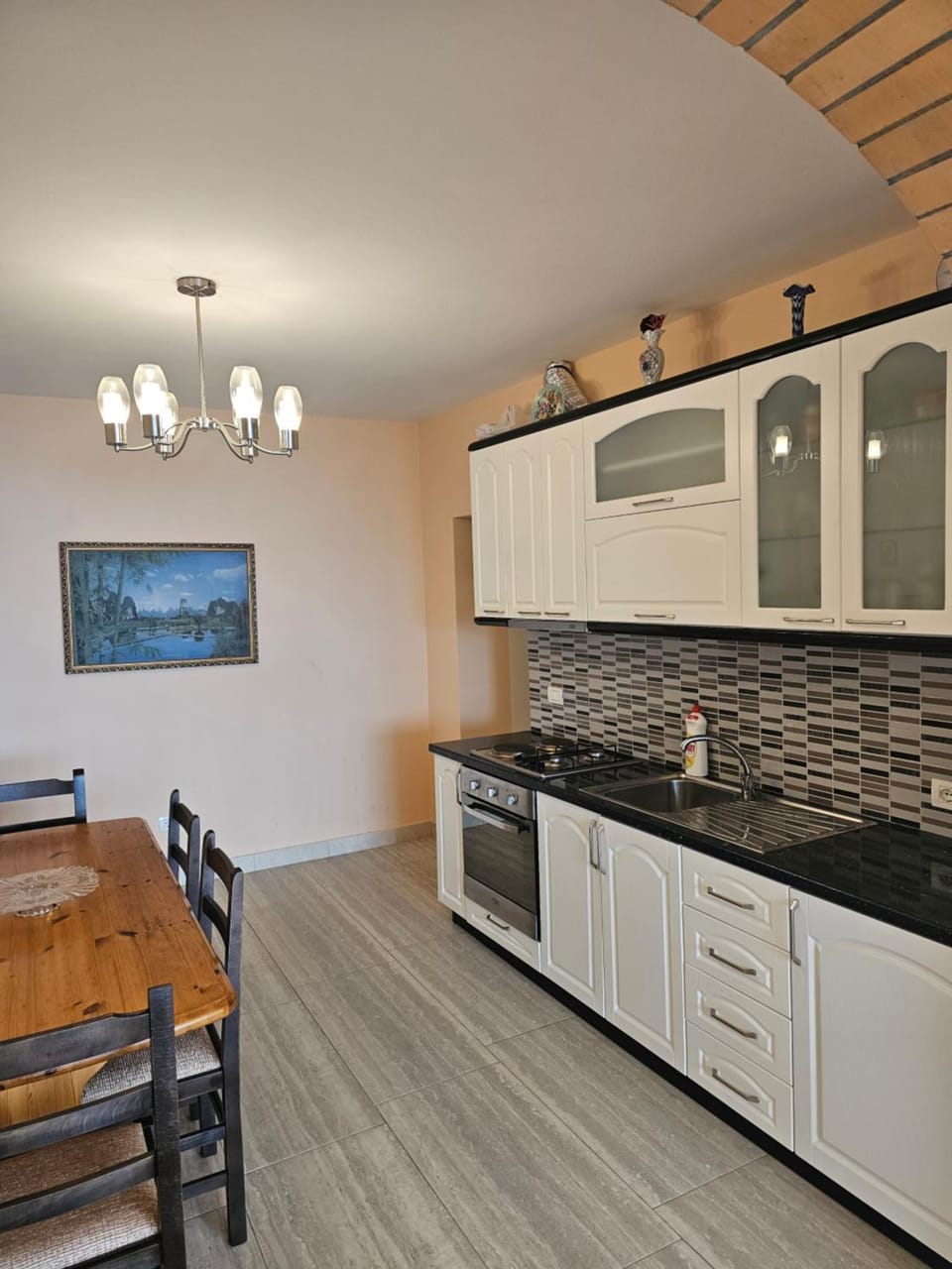 Dining area, kitchen