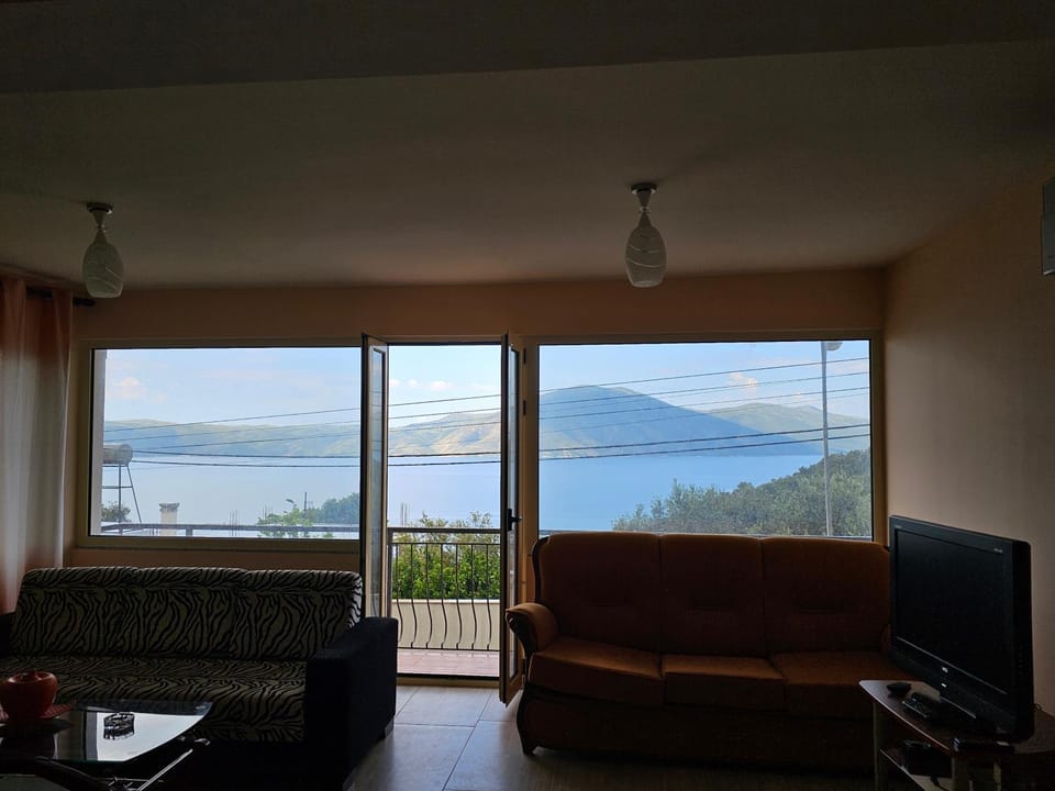Balcony/Terrace, Living room, Mountain view, Sea view
