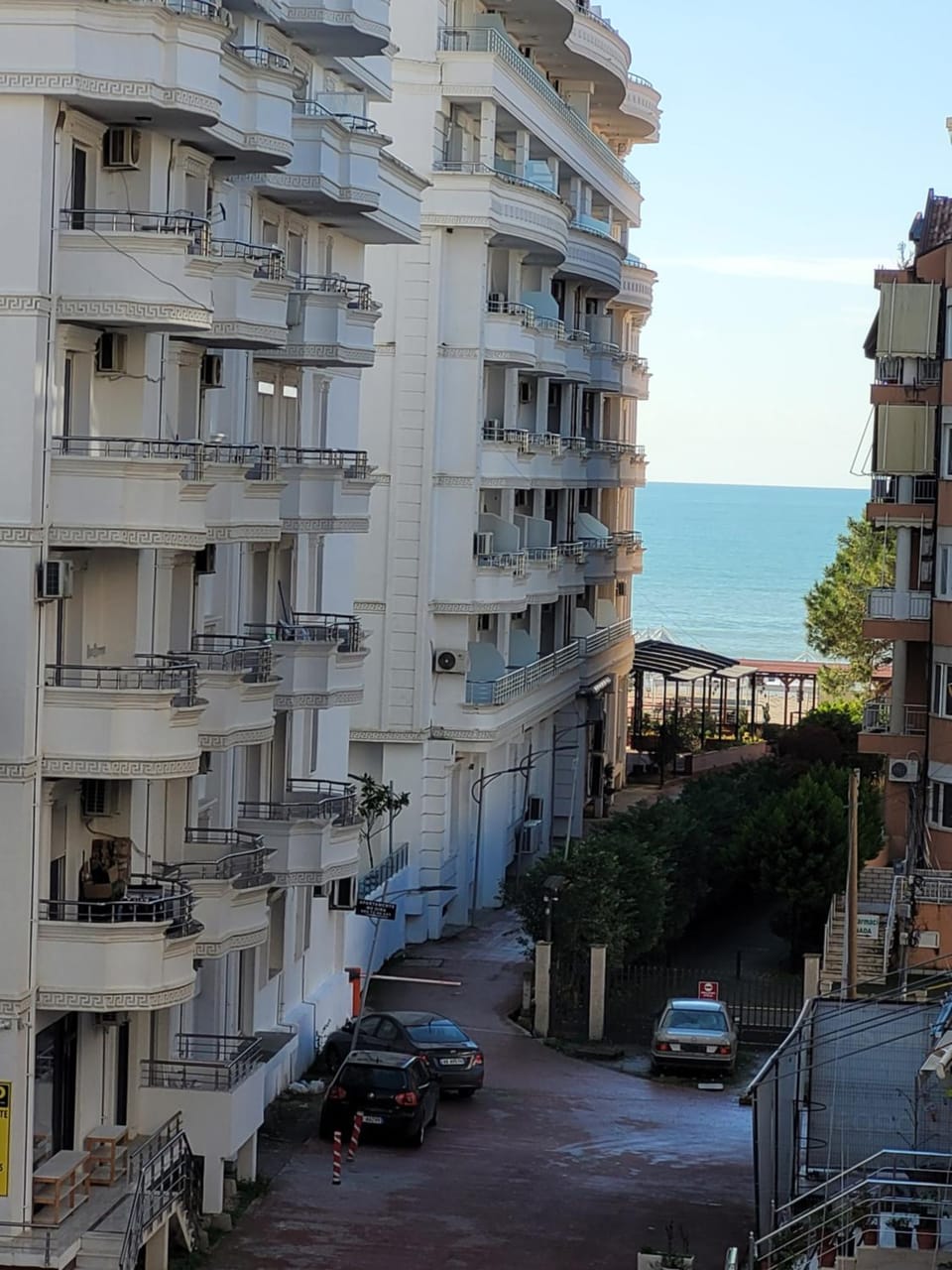 Sea view, Street view, Location