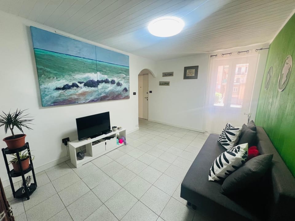Communal lounge/ TV room, TV and multimedia, Living room