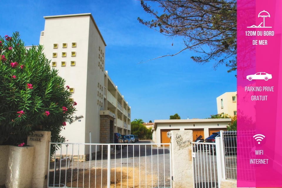 Property building, Facade/entrance, Parking
