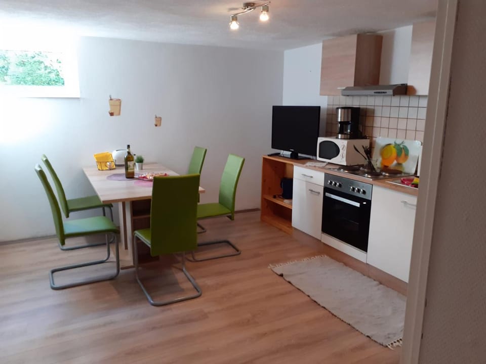 Souterrain Apartment Laatzen Apartment in Hanover