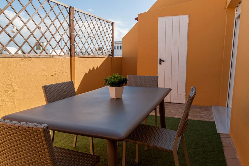 Atico C con WIFI junto al centro con garaje Apartment in Tarifa