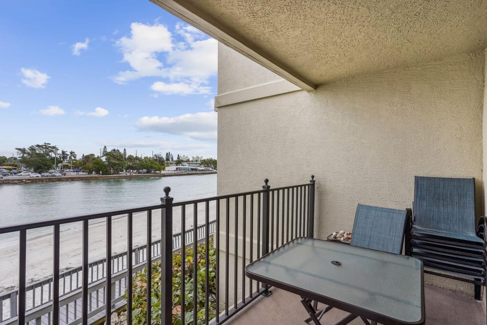 Land's End 4-204 Bay Front - Premier House in Sunset Beach