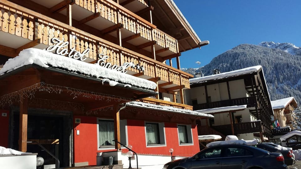 Facade/entrance, Property logo or sign