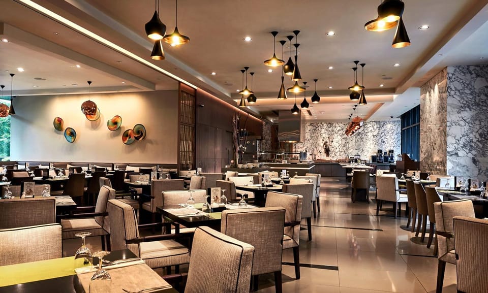 Restaurant/places to eat, Restaurant/places to eat, Food and drinks, Dining area