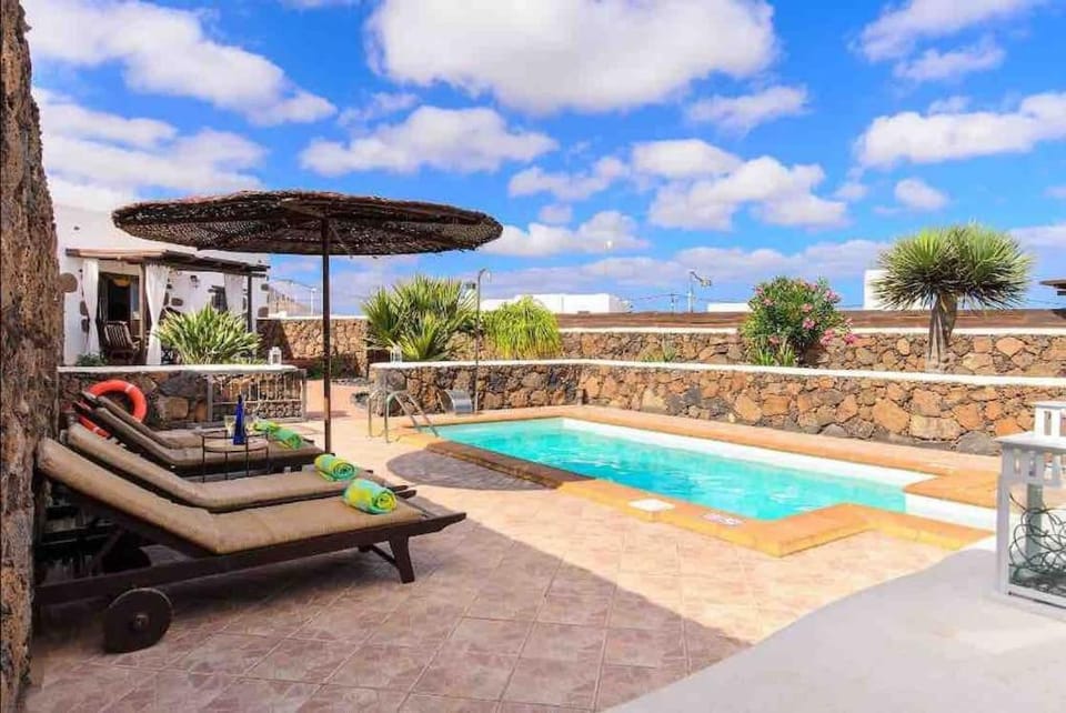 El Caserío de Güime Villa con Piscina Climatizada Country House in Isla de Lanzarote