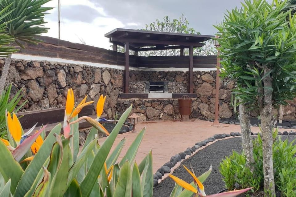 El Caserío de Güime Villa con Piscina Climatizada Country House in Isla de Lanzarote