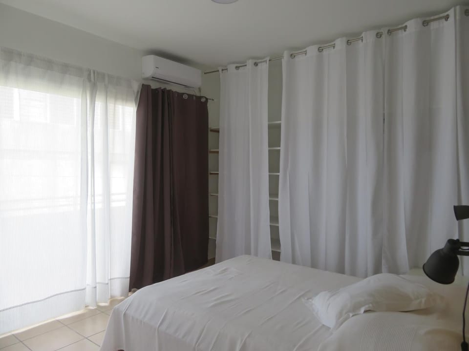 Bed, Photo of the whole room, Bedroom, air conditioner