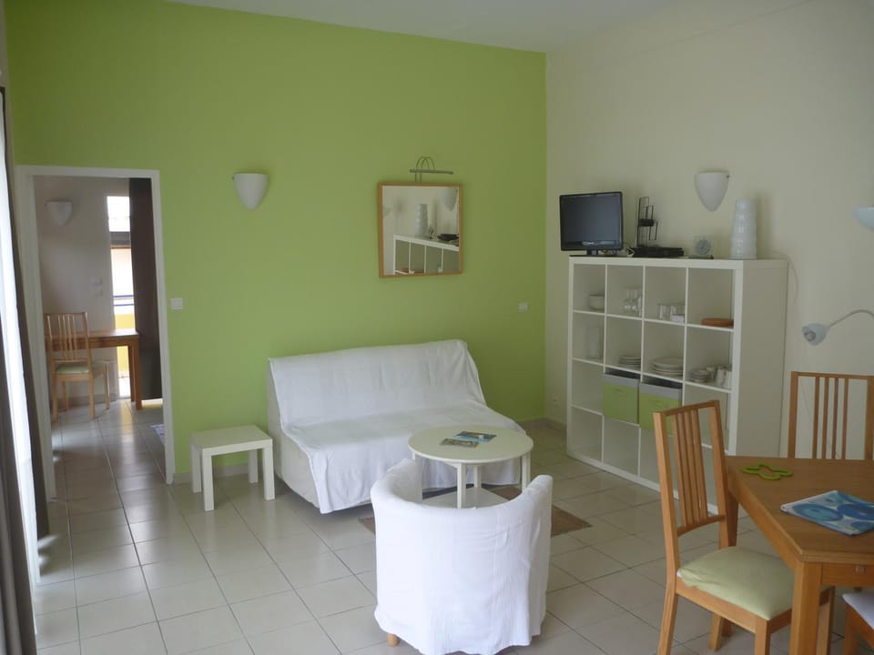 View (from property/room), Living room, Seating area
