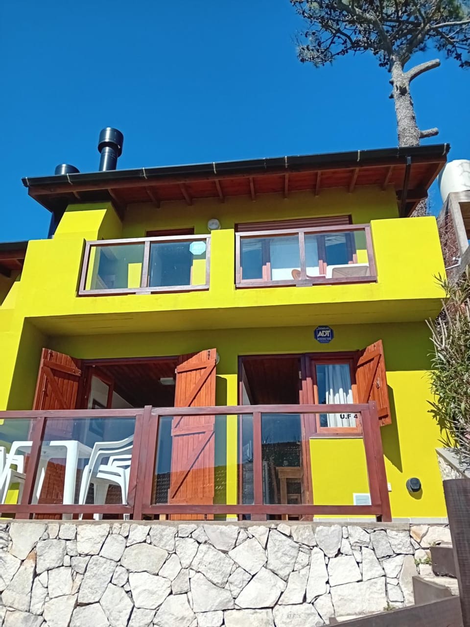 Facade/entrance, Balcony/Terrace