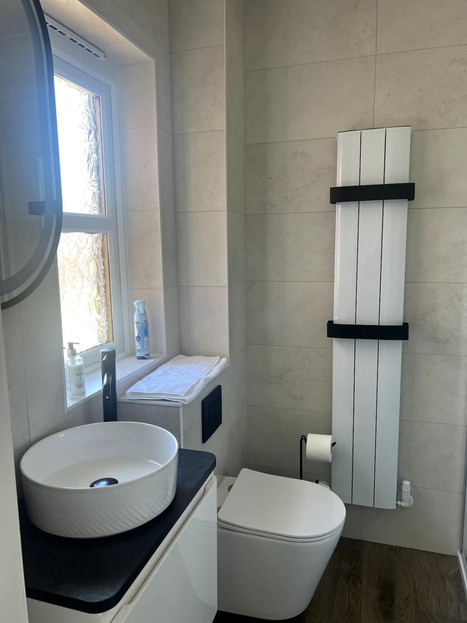 Toilet, Bathroom, towels