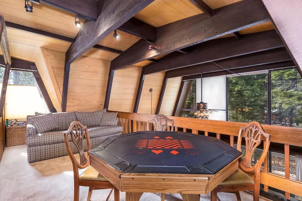 Runnymeade Cottage House in Tahoe Vista