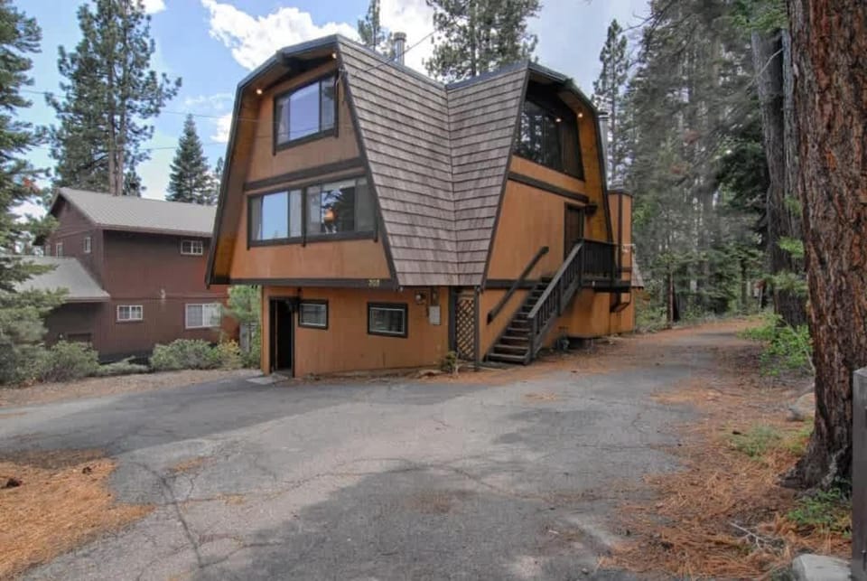 Runnymeade Cottage House in Tahoe Vista