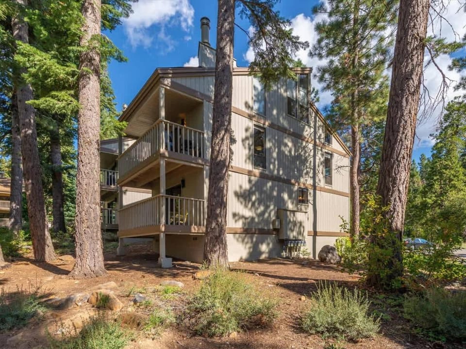 Bear's Den House in Tahoe Vista