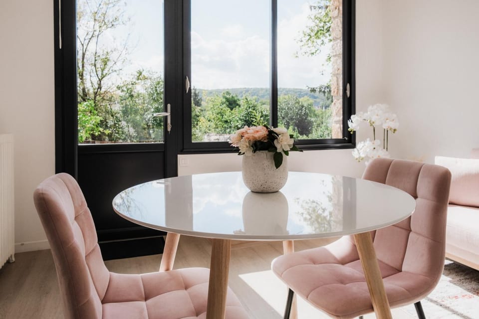 A la meulière d'Orsay, vue sur la vallée, au calme Apartment in Île-de-France