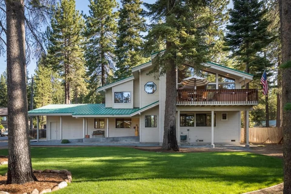 Sandy Shores Villa House in Tahoe Vista