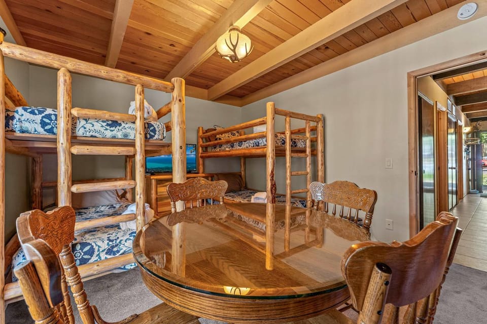 Bed-N-Bliss House in Tahoe Vista