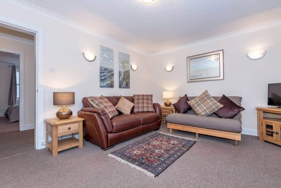 Communal lounge/ TV room, Living room