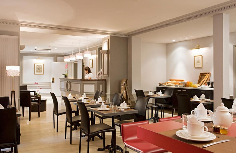 Restaurant/places to eat, Buffet breakfast