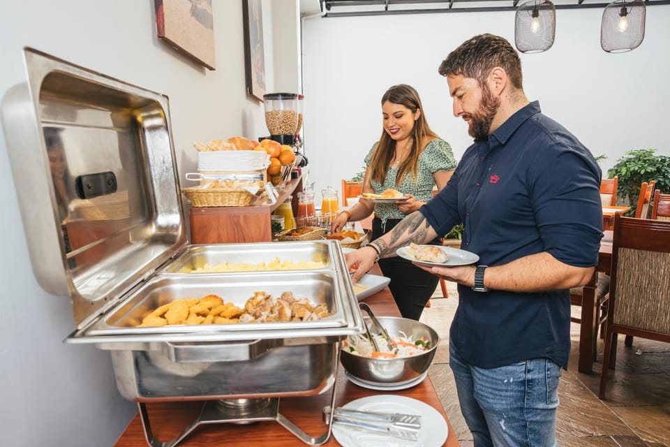 Restaurant/places to eat, People, Guests, Breakfast, Buffet breakfast
