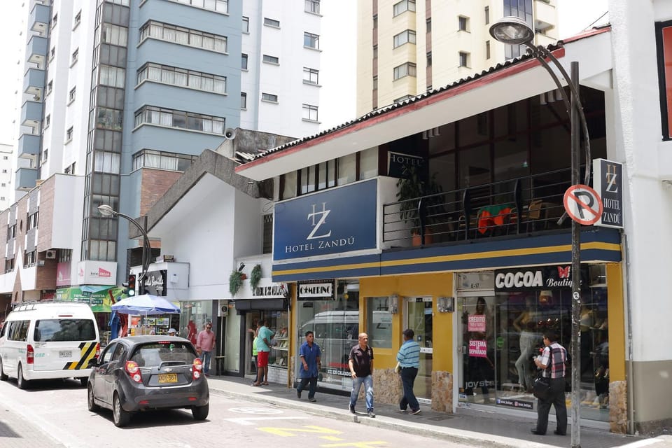 Off site, Day, Area and facilities, Shopping Area
