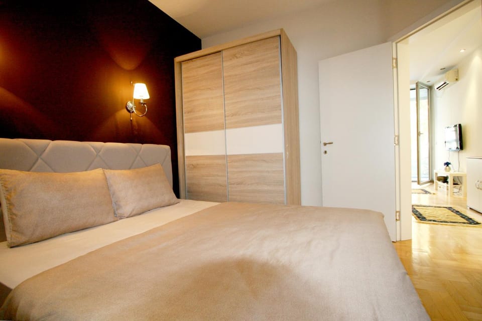 One-Bedroom Apartment near Saint Sava Temple with Free Private Garage Apartment in Belgrade