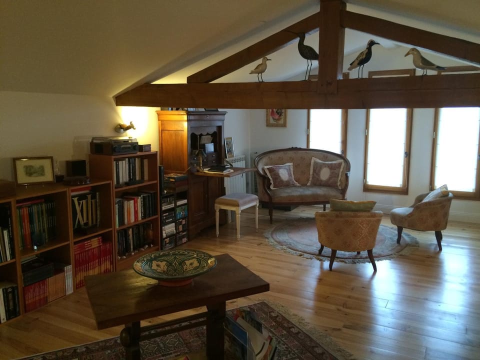 Seating area