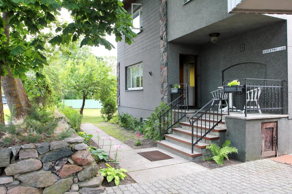 Facade/entrance, Balcony/Terrace
