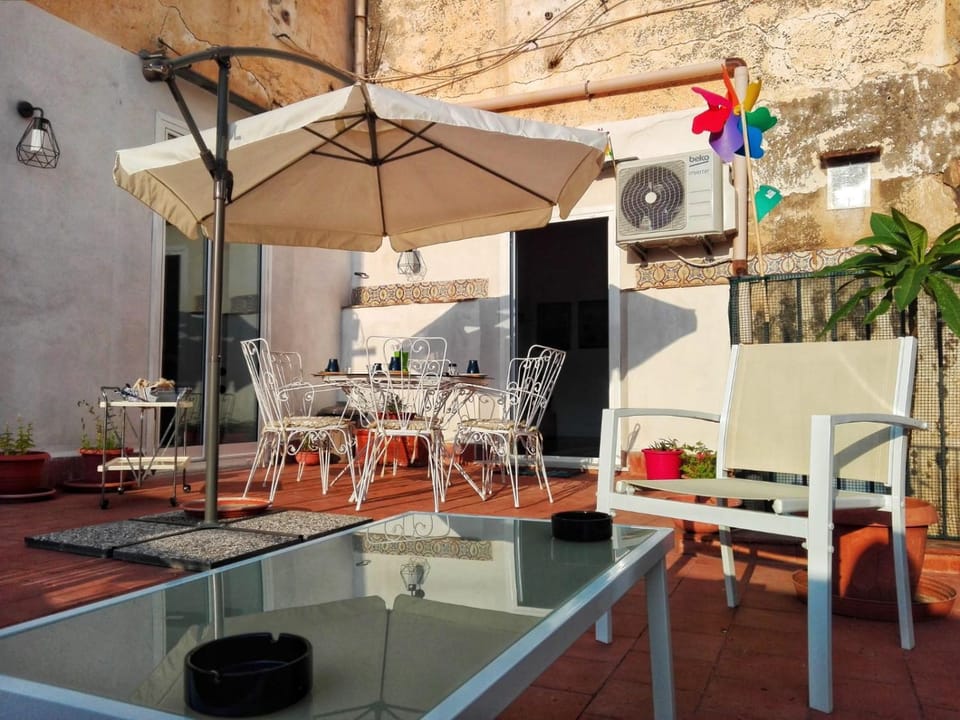 Patio, Balcony/Terrace, Seating area