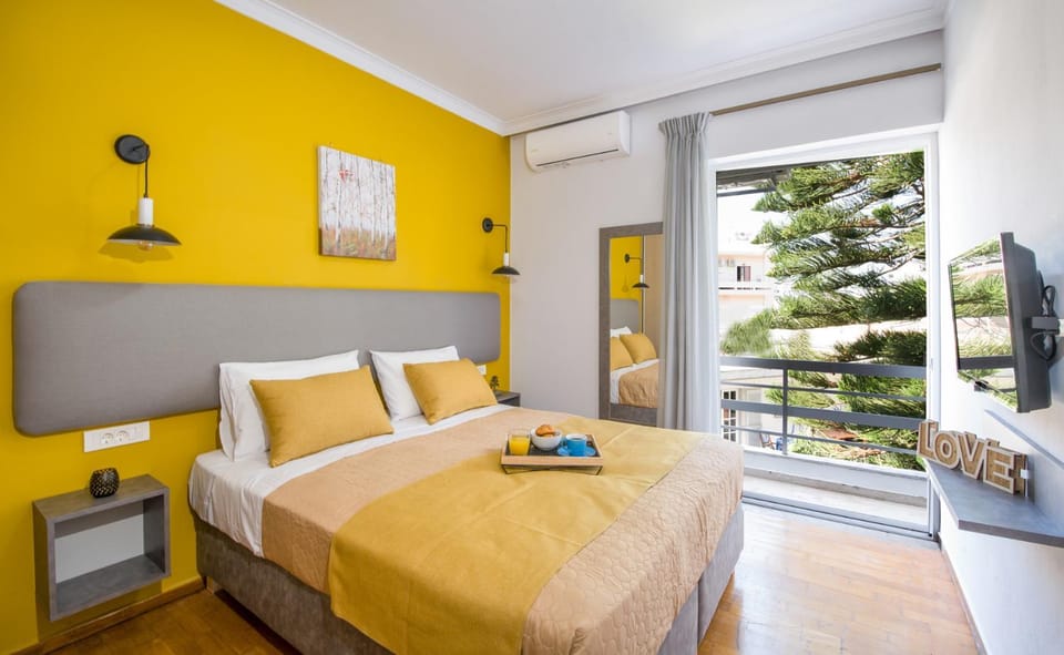 Bed, Photo of the whole room, Bedroom, Garden view
